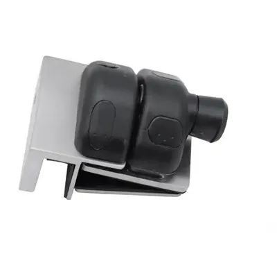 Si possono usare chiusure laterali in acciaio inox su mobili metallici?